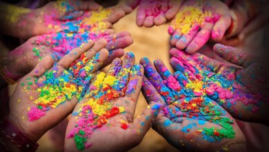 Holi 2019: How unsafe are artificial colors for the skin :